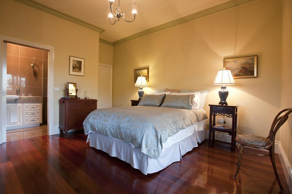 Tallawarra Homestead Bed & Breakfast Tonimbuc